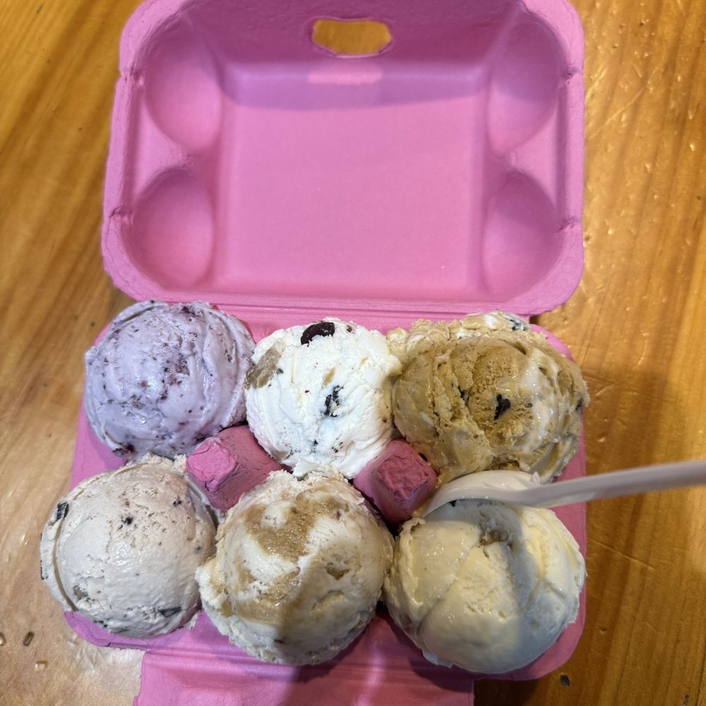 Scoop Deck - Flight - Ice Cream & Frozen Yogurt Near Me - Wells, Maine Scoop Deck - Flight - Ice Cream & Frozen Yogurt Near Me - Wells, Maine