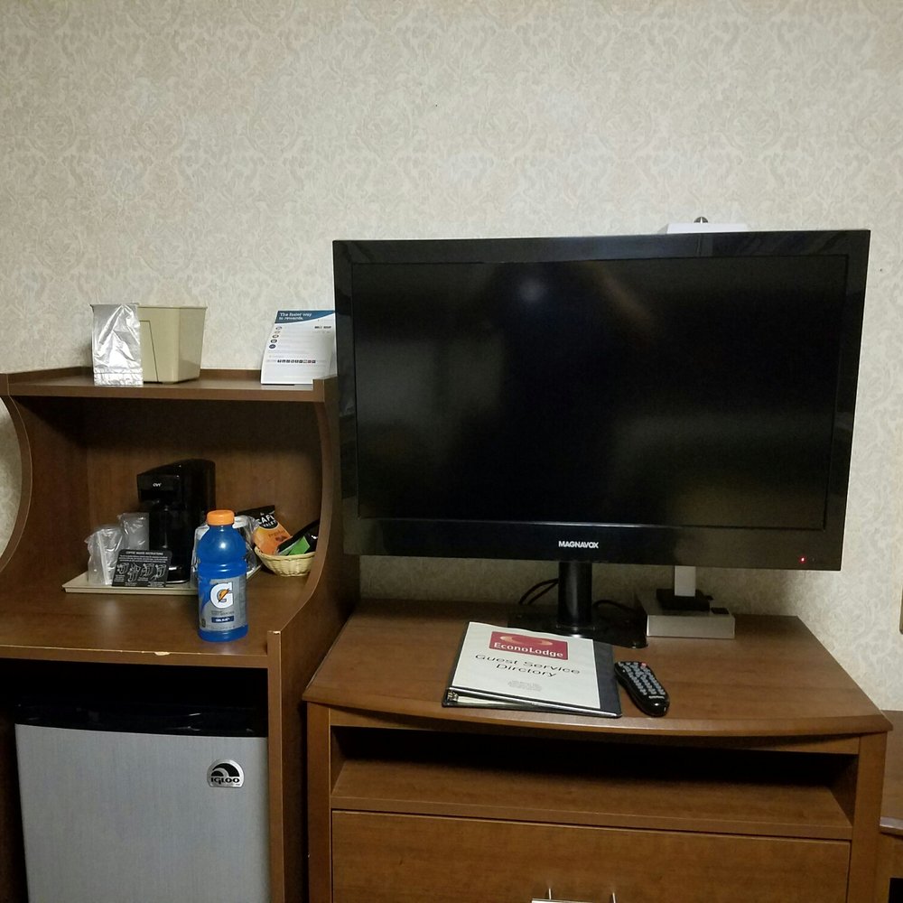 Econo Lodge Bellefonte I-99 - More zoomed out view of the coffee maker, fridge and TV. Gatorade not included. - Hotels Near Me - Bellefonte, Pennsylvania Econo Lodge Bellefonte I-99 - More zoomed out view of the coffee maker, fridge and TV. Gatorade not included. - Hotels Near Me - Bellefonte, Pennsylvania