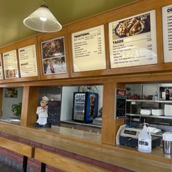 Senor Baja - Clean, uncluttered serving counters.