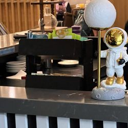 The Grand Lounge - The astronaut has a star!!