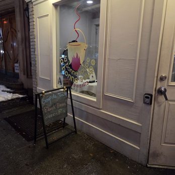 La Bonne Soupe - French Near Me - New York, New York