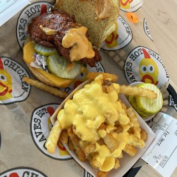 Dave's Hot Chicken - Number four Dave's #4 1 Slider with Fries and cheese add on - Chicken Shop Near Me - Monrovia, California