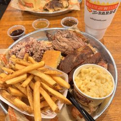 Willie Jewell's Old School Bar-B-Q - 3 meat platter, mac and cheese and fries