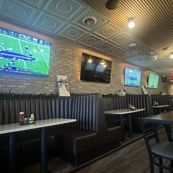 Johnny Black’s - Booth seating - Seafood Near Me - Auburn Hills, Michigan Johnny Black’s - Booth seating - Seafood Near Me - Auburn Hills, Michigan