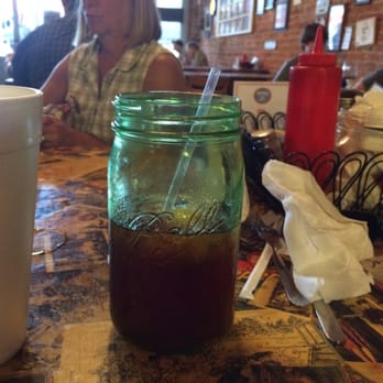 Maxine's Cafe & Bakery - Delicious sweet tea! - Breakfast & Brunch Near Me - Bastrop, Texas