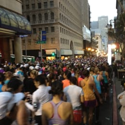 25,000 runners ready to go at 6am! 25,000 runners ready to go at 6am!