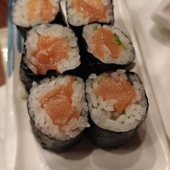 Warakubune Sushi - Salmon maki - Conveyor Belt Sushi Near Me - San Francisco, California