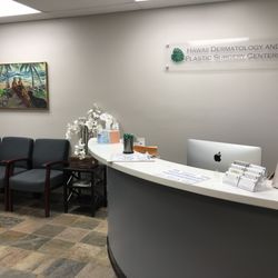 Hawaii Dermatology and Plastic Surgery Centers - Hawaii Dermatology Centers waiting room