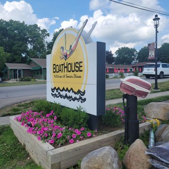 Boathouse Kitchen & Swan Dive - Burgers Near Me - Cicero, Indiana Boathouse Kitchen & Swan Dive - Burgers Near Me - Cicero, Indiana