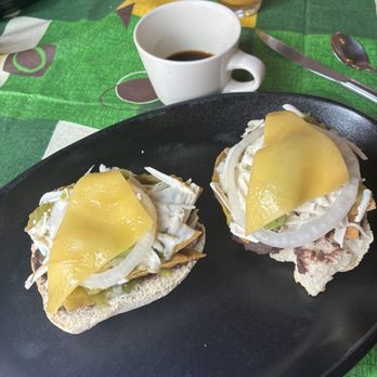 La casa de Pepe - Molletes con chilaquiles - Mexican Near Me - Puebla, PUE La casa de Pepe - Molletes con chilaquiles - Mexican Near Me - Puebla, PUE