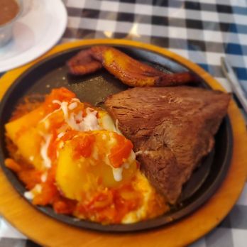 Casa Vieja Restaurant - Sobrebarriga a la Plancha con Yucca y Papa Chorreada - Colombian Near Me - Carrollton, Texas Casa Vieja Restaurant - Sobrebarriga a la Plancha con Yucca y Papa Chorreada - Colombian Near Me - Carrollton, Texas