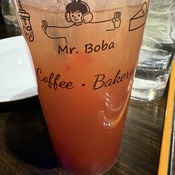 Mr Boba Kitchen - Strawberry Lemon Tea - Patisserie/Cake Shop Near Me - New Windsor, New York