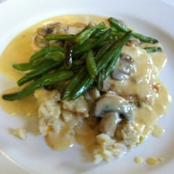 Emil's Bistro and Lounge - Chicken Daniel