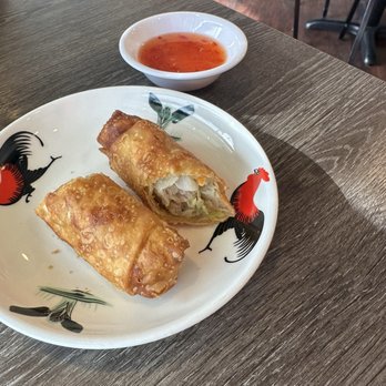 Lucky Chinese Restaurant - Egg Roll - Chinese Near Me - Seattle, Washington