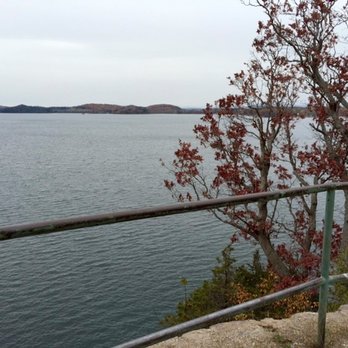 Red Rocks Park - Benches are near all the vantage points - Parks Near Me - South Burlington, Vermont Red Rocks Park - Benches are near all the vantage points - Parks Near Me - South Burlington, Vermont