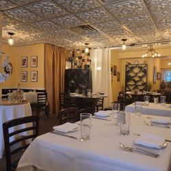 Voila the Bistro - Main dining room