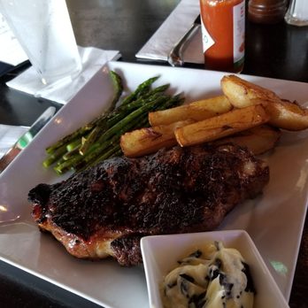 Legends Restaurant - Sports Bars Near Me - New Suffolk, New York