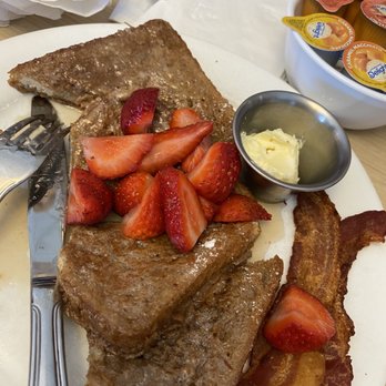 Red Rock Cafe - French toast - Breakfast & Brunch Near Me - Sedona, Arizona Red Rock Cafe - French toast - Breakfast & Brunch Near Me - Sedona, Arizona