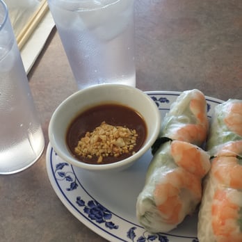 Pho Saigon - Cold shrimp rice paper rolls - Vietnamese Near Me - Guelph, Ontario