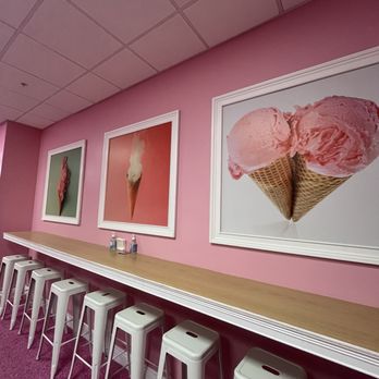 Phuse Cream - Seating - Ice Cream & Frozen Yogurt Near Me - Plantation, Florida Phuse Cream - Seating - Ice Cream & Frozen Yogurt Near Me - Plantation, Florida