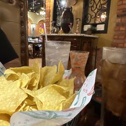 Tequilas Mexican Grill - Chips and salsa -