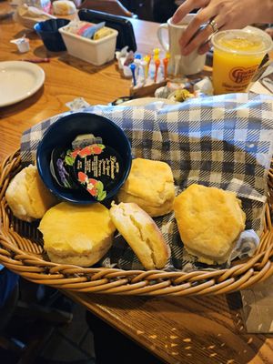 Cracker Barrel Old Country Store by null