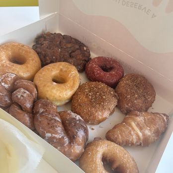 Fray's Donut House - Apple Fritter, Glazed Cinnamon Twist, honey glazed donut, red velvet - Donuts Near Me - Pinellas Park, Florida Fray's Donut House - Apple Fritter, Glazed Cinnamon Twist, honey glazed donut, red velvet - Donuts Near Me - Pinellas Park, Florida