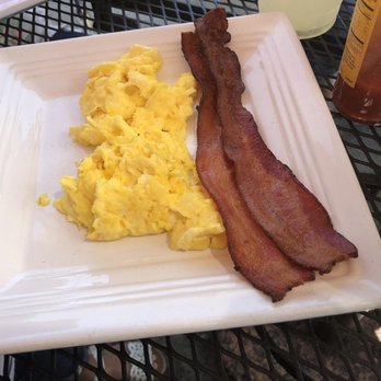 V Boulevard Cafe - Coffee & Tea Near Me - Glendale, California