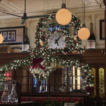 Le Diplomate - Holidays - Brasseries Near Me - Washington, DC, District of Columbia