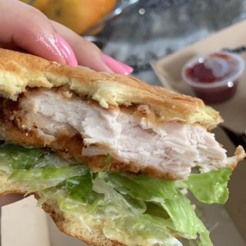 Mac & Walt's - Chicken sandwich - Bars Near Me - Norton, Massachusetts Mac & Walt's - Chicken sandwich - Bars Near Me - Norton, Massachusetts