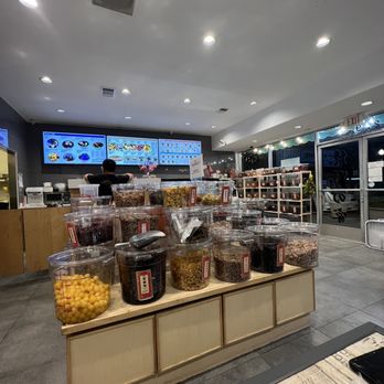 Fresh Delicious - Inside the store - Bubble Tea Near Me - Arcadia, California Fresh Delicious - Inside the store - Bubble Tea Near Me - Arcadia, California