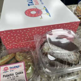Pistachio cookies (left) & Cannoli (right)