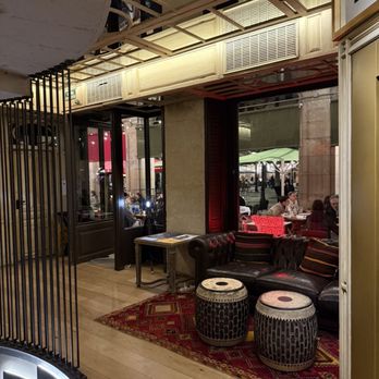 Do - Entrance - Hotels Near Me - Barcelona, B