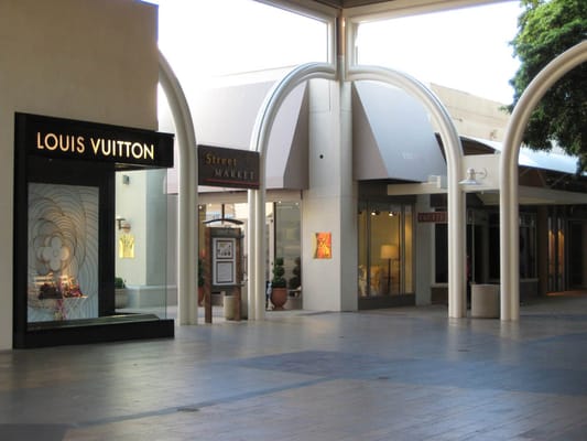 Stanford Shopping Center by null