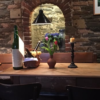 Historische Weinwirtschaft - Fresh flowers - German Near Me - Oberwesel, RP Historische Weinwirtschaft - Fresh flowers - German Near Me - Oberwesel, RP