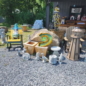 Northern Traders Market - Gift Shops Near Me - Hadley, New York