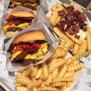 Shake Shack I-Drive - Smoke and shroom cheddar bacon - Ice Cream & Frozen Yogurt Near Me - Orlando, Florida Shake Shack I-Drive - Smoke and shroom cheddar bacon - Ice Cream & Frozen Yogurt Near Me - Orlando, Florida