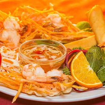 Chez Linh - Nos entrées vedettes: Rouleaux impériaux et beignets aux crevettes! - Vietnamese Near Me - Sherbrooke, Quebec Chez Linh - Nos entrées vedettes: Rouleaux impériaux et beignets aux crevettes! - Vietnamese Near Me - Sherbrooke, Quebec