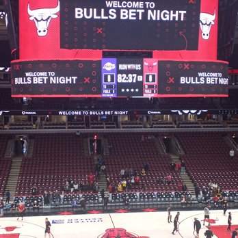 United Center - Stadiums & Arenas Near Me - Chicago, Illinois United Center - Stadiums & Arenas Near Me - Chicago, Illinois