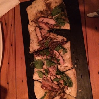 Common Theory - Cajun chicken flatbread - Gastropubs Near Me - San Diego, California