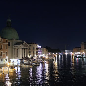 Hotel Antiche Figure - a view of the hotel behind the dome - Hotels Near Me - Venezia, VE Hotel Antiche Figure - a view of the hotel behind the dome - Hotels Near Me - Venezia, VE