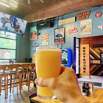 Barleycorn's Brewhouse - Valhalla hazy IPA - American Near Me - Wilder, Kentucky