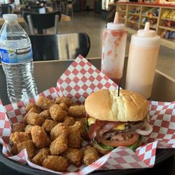 Boggan's Oasis Restaurant - Bacon burger w/tots