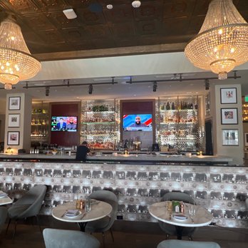 Hotel ZaZa Austin Downtown - Bar with HUGE chandeliers! - Hotels Near Me - Austin, Texas Hotel ZaZa Austin Downtown - Bar with HUGE chandeliers! - Hotels Near Me - Austin, Texas