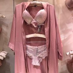 Victoria's Secret & PINK