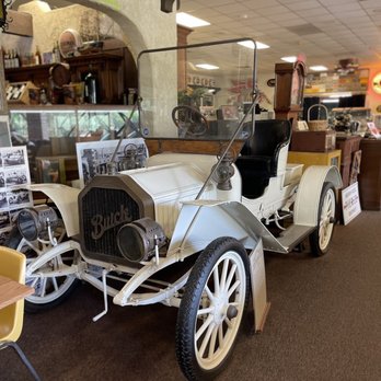 Deer Park Winery & Auto Museum - Beer, Wine & Spirits Near Me - Escondido, California