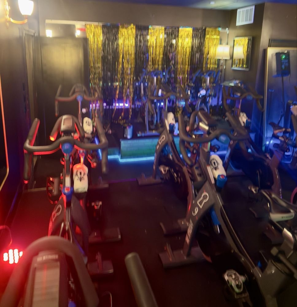 The Spineasy Cycle Lounge Logo