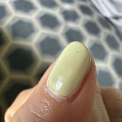 Nail and Beauty - Bubbles in top coat, funky edges