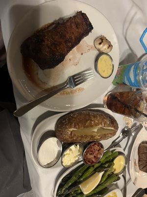 Gianni's Steakhouse by null