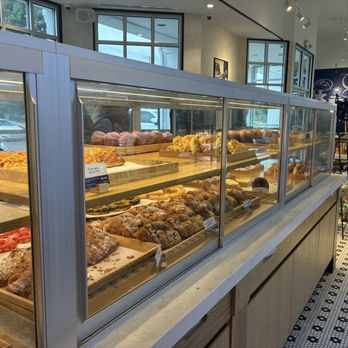 Paris Baguette - Cabinets of all the sweets - Bakeries Near Me - Louisville, Kentucky Paris Baguette - Cabinets of all the sweets - Bakeries Near Me - Louisville, Kentucky